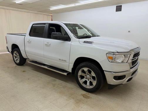 Bright White Clearcoat 2022 RAM 1500 Big Horn/Lone Star