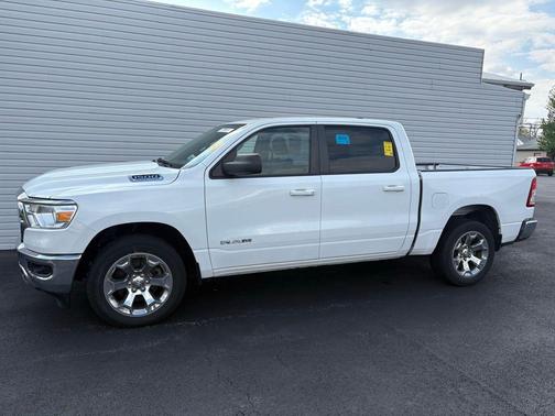 Bright White Clearcoat 2022 RAM 1500 Big Horn/Lone Star