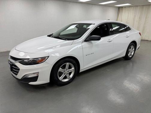 Summit White 2022 Chevrolet Malibu 1LS