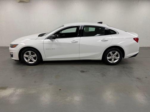Summit White 2022 Chevrolet Malibu 1LS