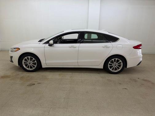 White Platinum Metallic Tri-Coat 2020 Ford Fusion SE