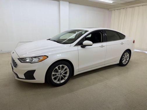 White Platinum Metallic Tri-Coat 2020 Ford Fusion SE