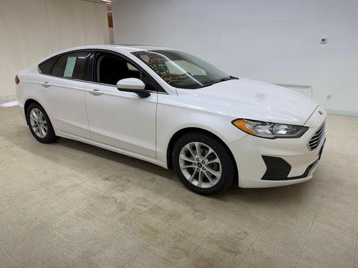 White Platinum Metallic Tri-Coat 2020 Ford Fusion SE