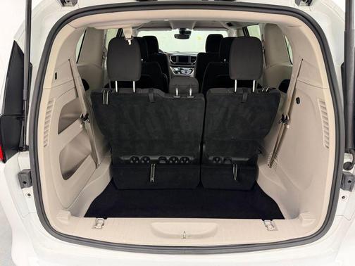 Bright White Clearcoat 2023 Chrysler Voyager LX