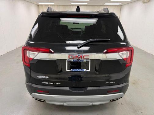 2022 GMC Acadia AWD SLT