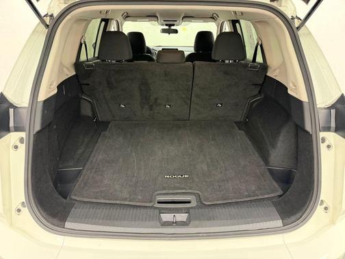 Glacier White 2024 Nissan Rogue S