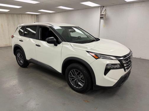 Glacier White 2024 Nissan Rogue S