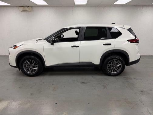 Glacier White 2024 Nissan Rogue S
