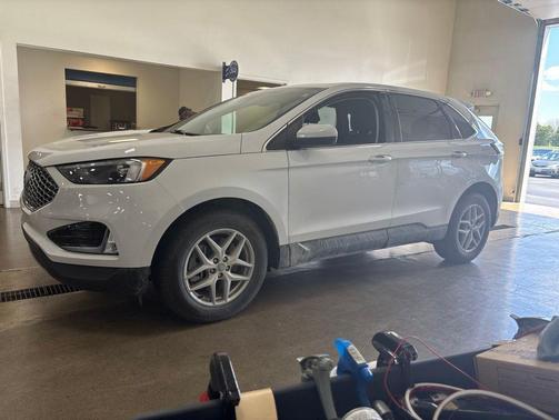 Oxford White 2024 Ford Edge SEL