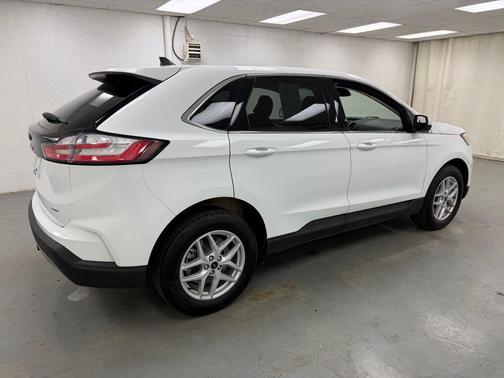 Oxford White 2024 Ford Edge SEL