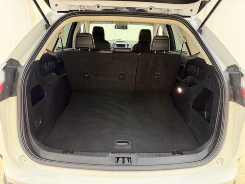 Oxford White 2020 Ford Edge SEL