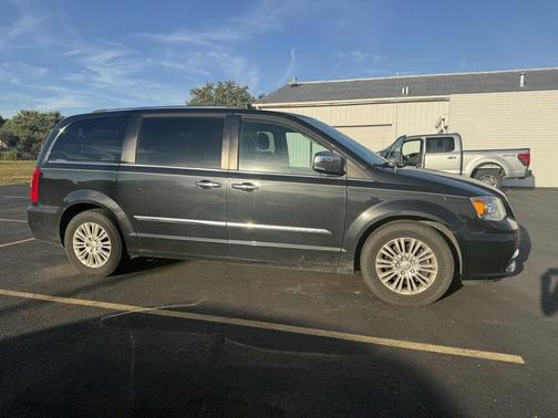 2016 Chrysler Town & Country Limited