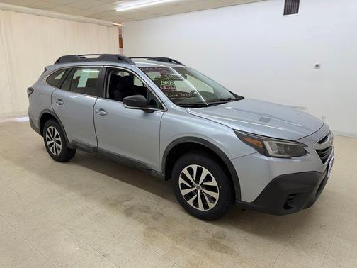 Ice Silver Metallic 2020 Subaru Outback Base