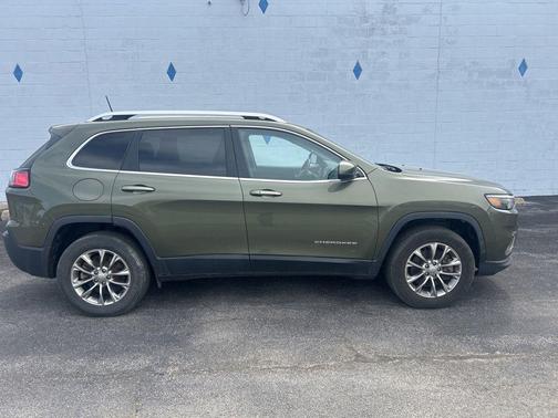 Olive Green Pearlcoat 2019 Jeep Cherokee Latitude Plus