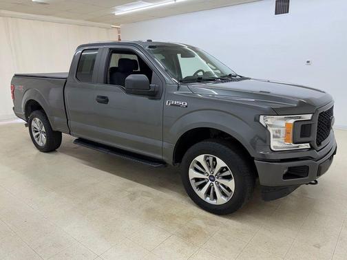 Magnetic Metallic 2018 Ford F-150 XL