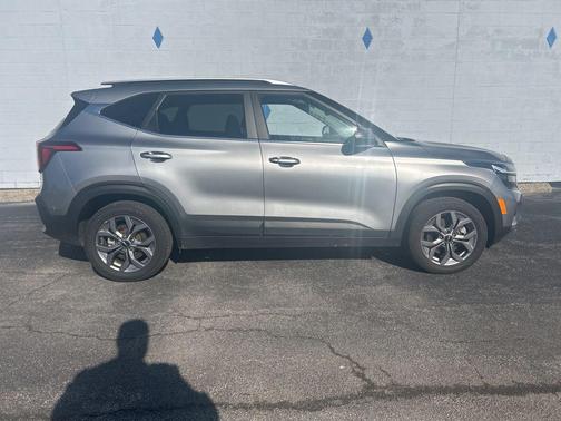 Steel Gray 2024 Kia Seltos S