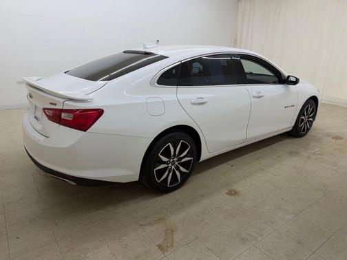 Summit White 2020 Chevrolet Malibu FWD RS