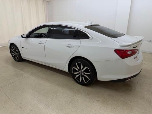 Summit White 2020 Chevrolet Malibu FWD RS