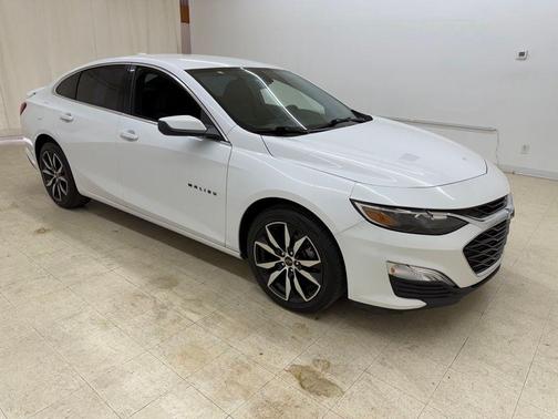 Summit White 2020 Chevrolet Malibu FWD RS