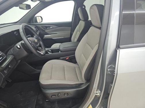 Sterling Gray Metallic 2025 Chevrolet Traverse LT