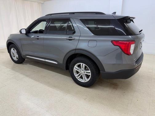 Carbonized Gray Metallic 2022 Ford Explorer XLT