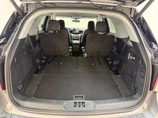 Carbonized Gray Metallic 2022 Ford Explorer XLT