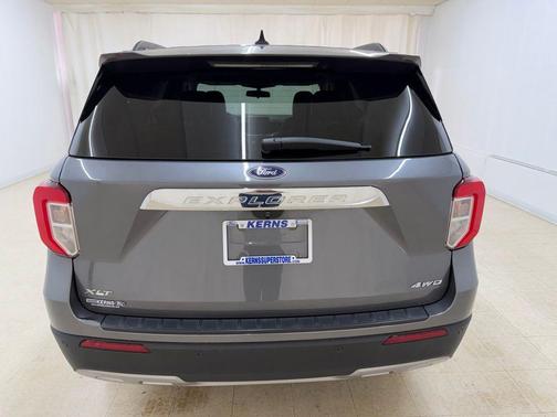 Carbonized Gray Metallic 2022 Ford Explorer XLT