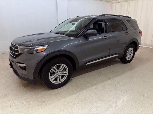 Carbonized Gray Metallic 2022 Ford Explorer XLT
