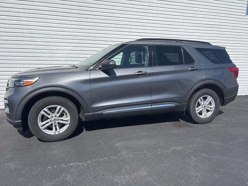 Carbonized Gray Metallic 2022 Ford Explorer XLT