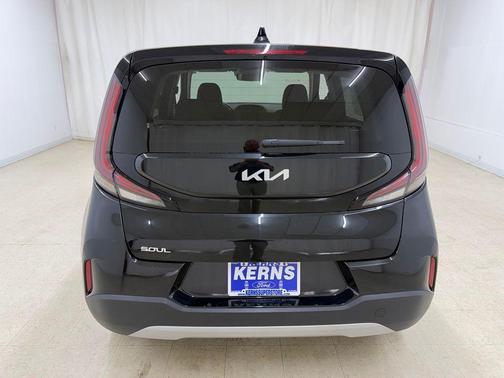 Fusion Black 2025 Kia Soul LX