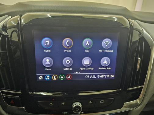Iridescent Pearl Tricoat 2021 Chevrolet Traverse Premier