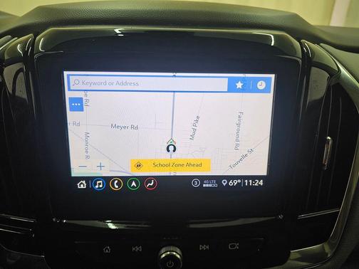 Iridescent Pearl Tricoat 2021 Chevrolet Traverse Premier