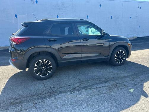 Mosaic Black Metallic 2021 Chevrolet Trailblazer LT