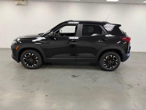 Mosaic Black Metallic 2021 Chevrolet Trailblazer LT