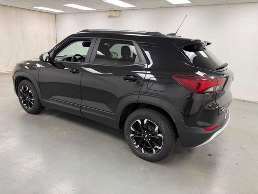 Mosaic Black Metallic 2021 Chevrolet Trailblazer LT