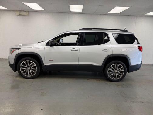 Quicksilver Metallic 2017 GMC Acadia SLT-1