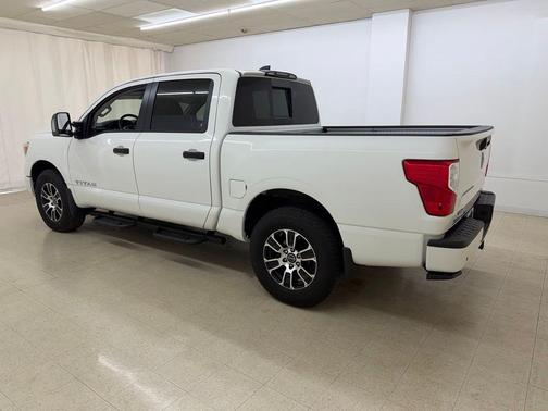 Glacier White 2024 Nissan Titan SV