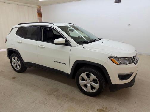 White Clearcoat 2018 Jeep Compass Latitude