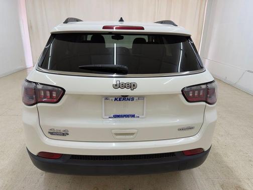 White Clearcoat 2018 Jeep Compass Latitude