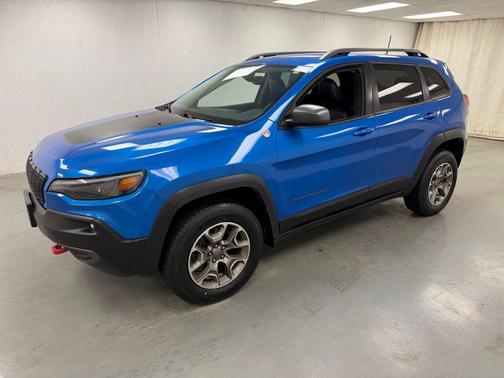 Hydro Blue Pearlcoat 2020 Jeep Cherokee Trailhawk Elite