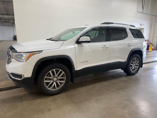 Summit White 2019 GMC Acadia SLE-2