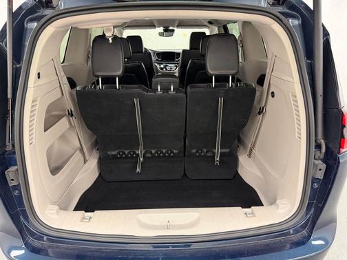 Fathom Blue Pearlcoat 2023 Chrysler Pacifica Touring L