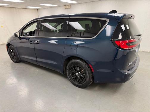 Fathom Blue Pearlcoat 2023 Chrysler Pacifica Touring L