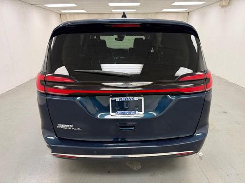 Fathom Blue Pearlcoat 2023 Chrysler Pacifica Touring L