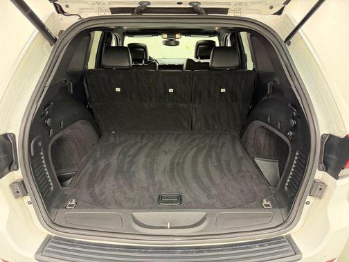 Bright White Clearcoat 2019 Jeep Grand Cherokee Altitude