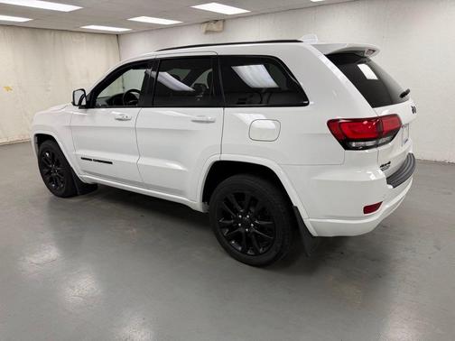 Bright White Clearcoat 2019 Jeep Grand Cherokee Altitude