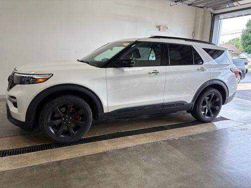 Star White Metallic Tri-Coat 2020 Ford Explorer ST