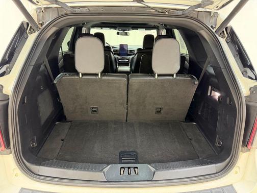 Star White Metallic Tri-Coat 2020 Ford Explorer ST
