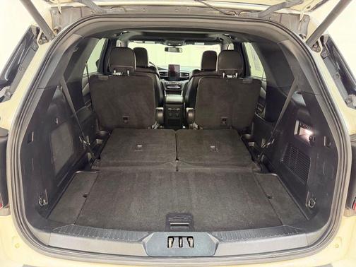 Star White Metallic Tri-Coat 2020 Ford Explorer ST