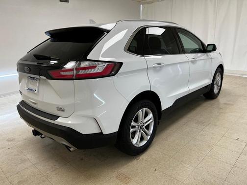 Photo 5 of 27 of 2019 Ford Edge SEL